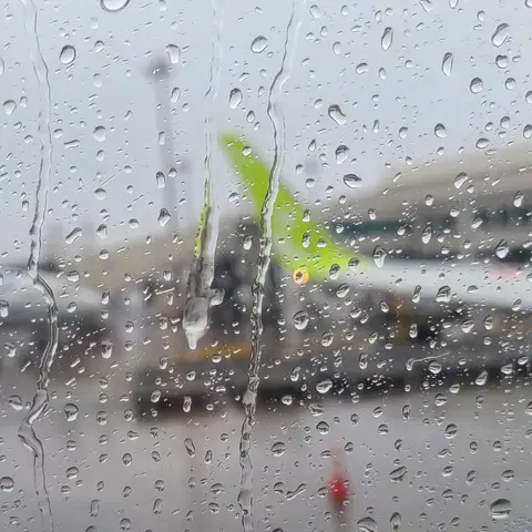 那覇は生憎の雨、でも雲の上はいつも晴れ（to羽田）