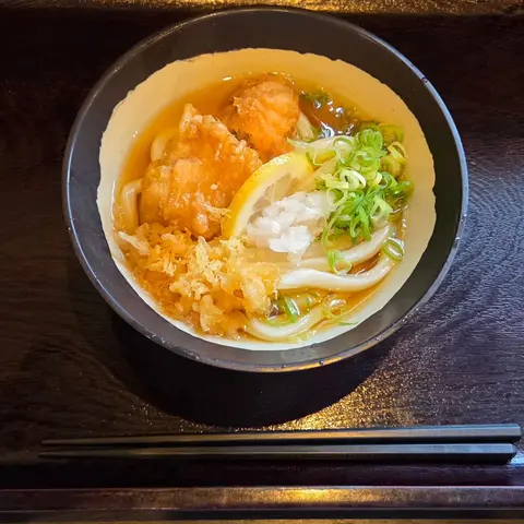 さぬきうどん 來家 (おいでや) 鶏塩レモンうどん