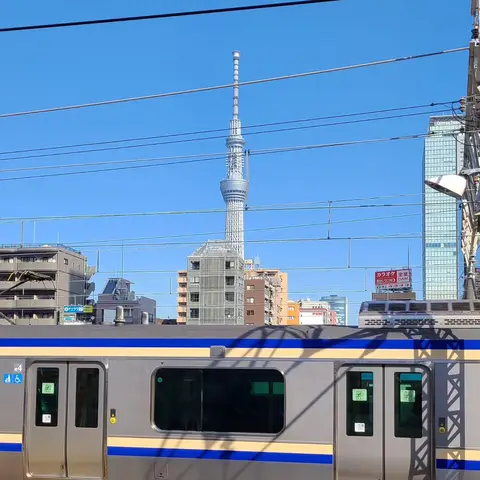 錦糸町駅ホームから見る東京スカイツリー
