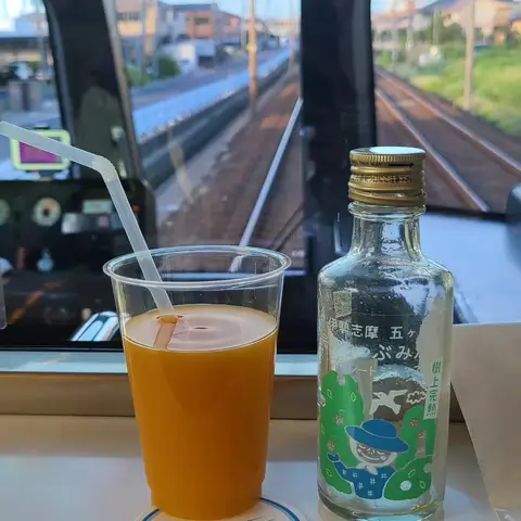 近鉄観光特急しまかぜ（プレミアム先頭席）