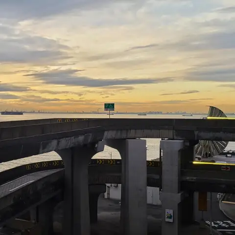アクアラインより海ほたるPAに寄り道（夕暮れ時）