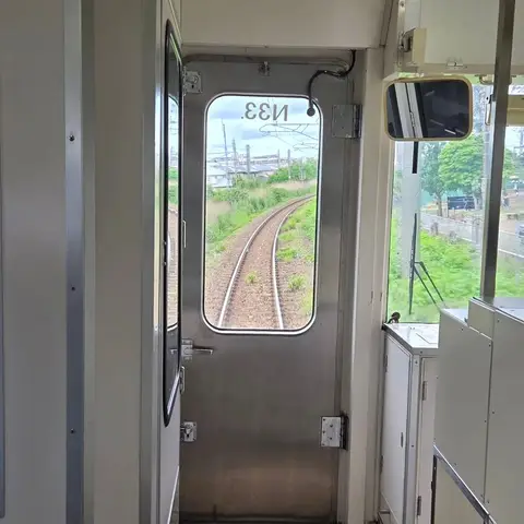 奥羽本線: 土崎駅までの車窓の景色 with 土崎神明社