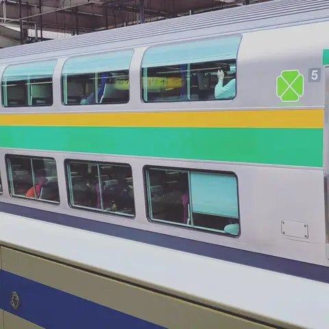 はじめて二段構造の電車直接見られた！