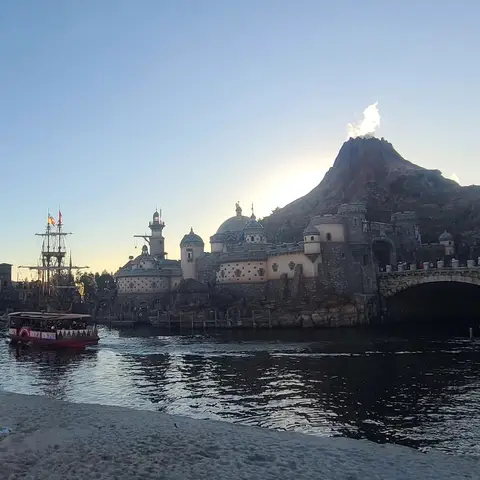 東京ディズニーシー（日暮れ）